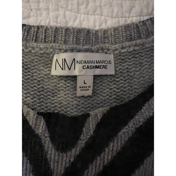 Neiman Marcus cashmere sweater animal print - Picture 4 of 7